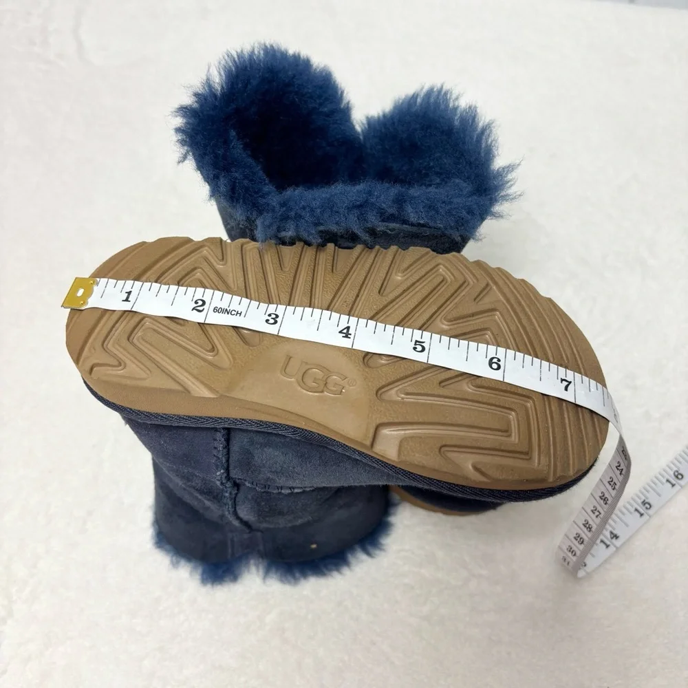 UGG Bailey Button‎ Blue Shearling Boots Size 9 Toddler
